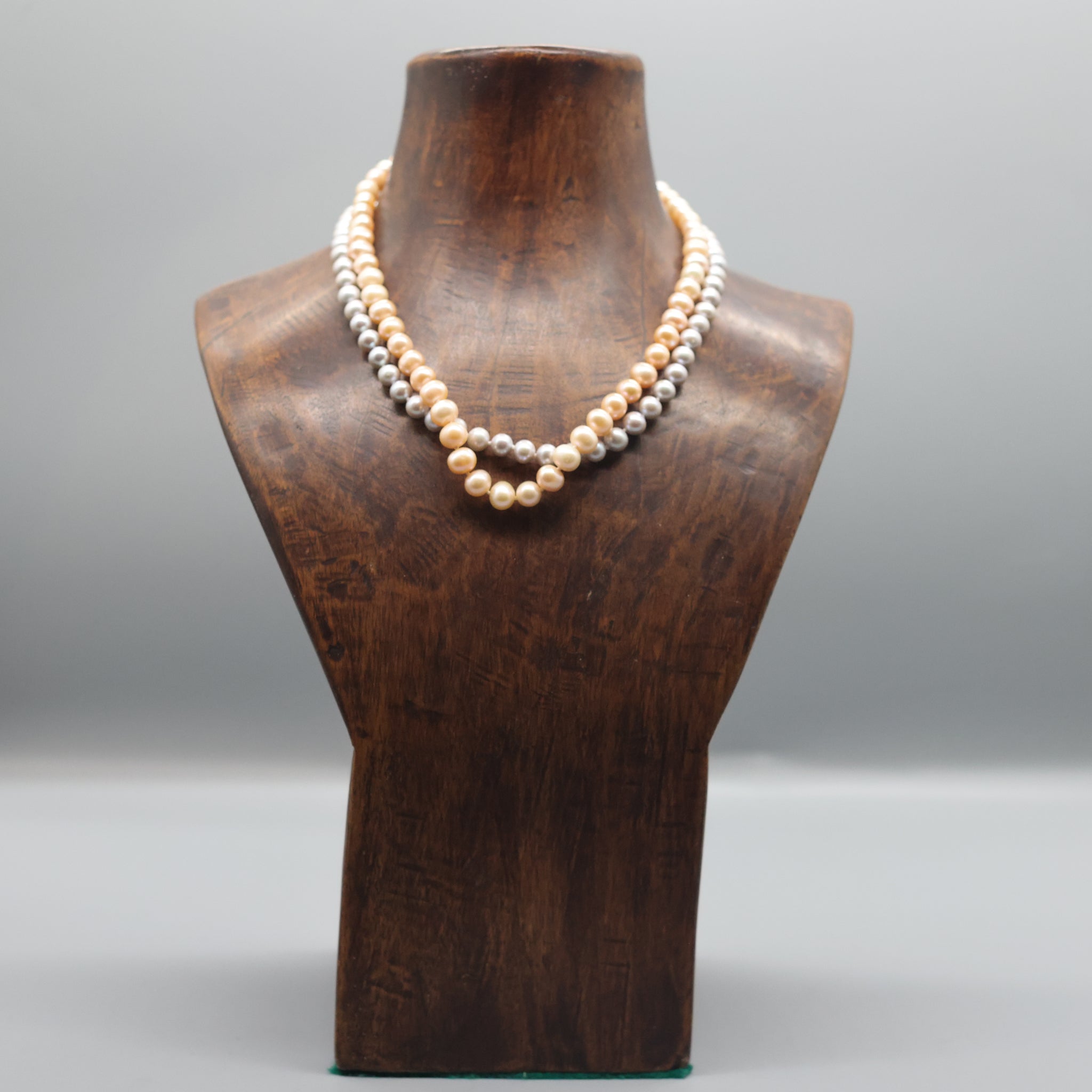 Large Pearl Necklaces